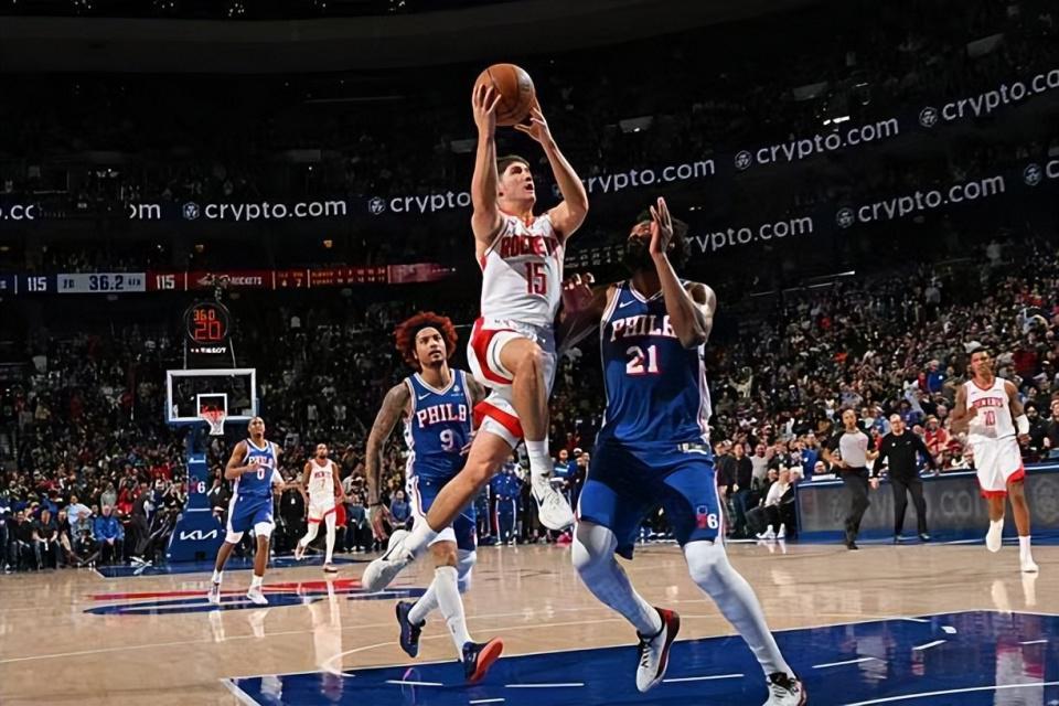 kaiyun sport-加时赛又被摁在了板凳席上！火箭对于后场新星的使用让人无法理解