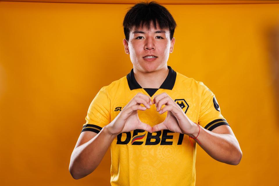 kaiyun sport-狼队官宣！徐彬登陆英甲，租借加盟巴恩斯利，保留狼队U21资格