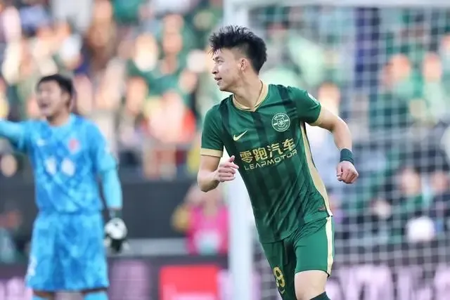 开云-媒体人：今天听说德甲球队还在打王钰栋的主意